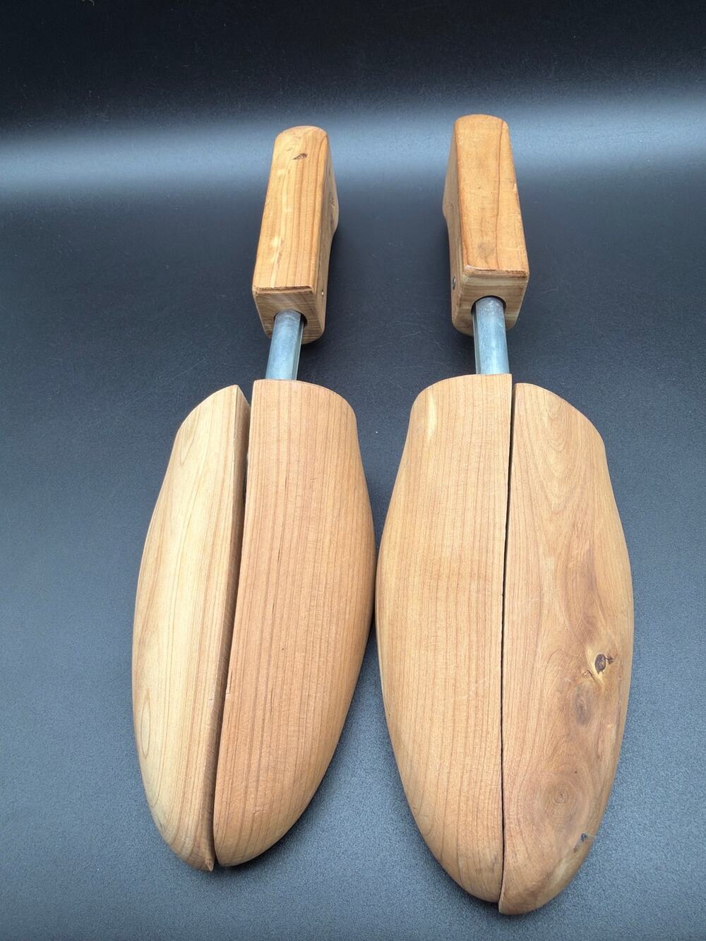 Vintage Wright-Bernet Aromatic Red Cedar Shoe Trees Medium M Adj Wooden Pair USA